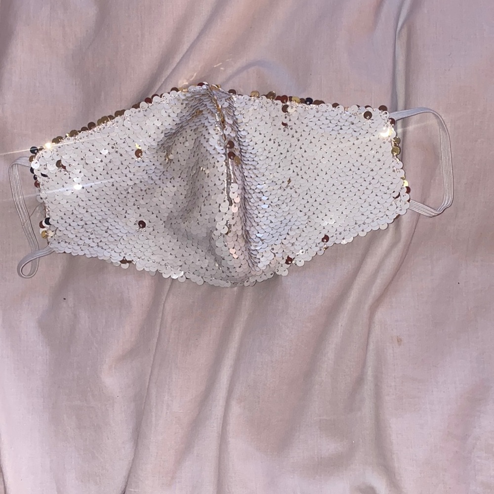 WHITE SPARKLE WEDDING MASK